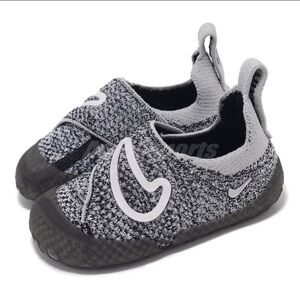 Nike size 3C Swoosh 1 (TD) black/white wolf grey flyknit infant shoes FB3244-001
